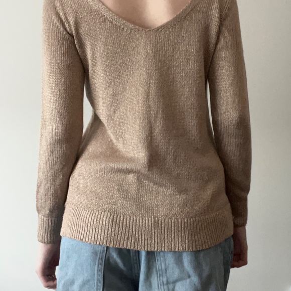 Club Monaco - Italian Yarn Gold Knit Sweater w/ Back Cut-Out: Women’s XS - Picture 4 of 7